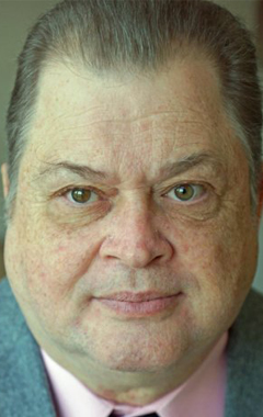 Актер Перри Болл