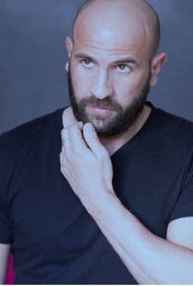 Актер Эрик Кара