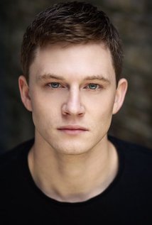 Актер Лайам Эйнсуорт