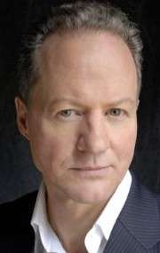 Актер Уильям Хоуп