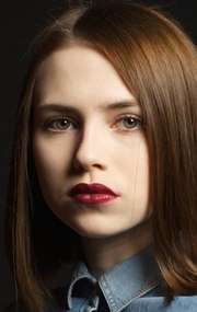 Актер Яна Енжаева