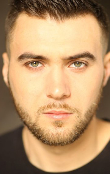 Актер Александр Бабара