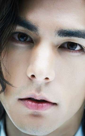 Актер Хьюн Чжэ Ли