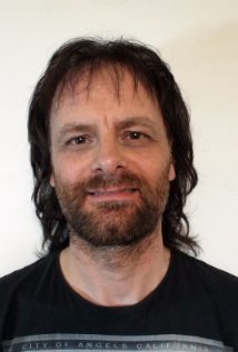 Актер Гленн Повей