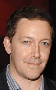 Актер Саймон Рейнольдс