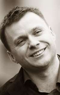 Актер Антон Сладкевич