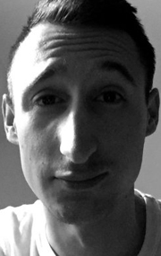 Актер Эштон Ли Вулен