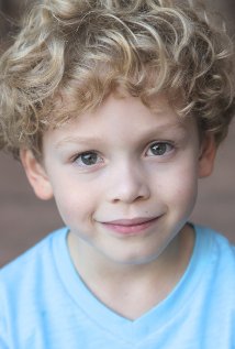 Актер Такер Мик