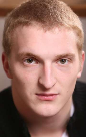 Актер Кирилл Фролов