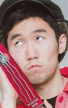 Актер Айаал Адамов