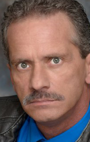 Актер Энтони Дж Сакко