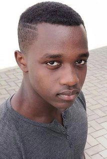 Актер Оливер Махоро Смит