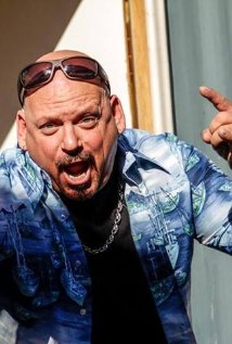 Актер Лайл Дероса