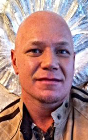 Актер Аттила Сибси