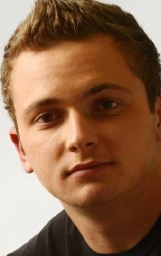 Актер Джош Вейкел