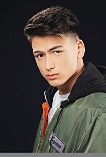 Актер Кэмерон Робертс