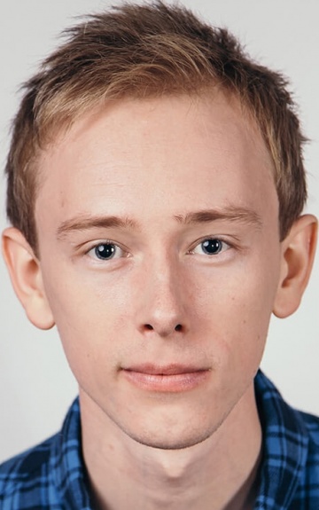 Актер Артём Мельничук
