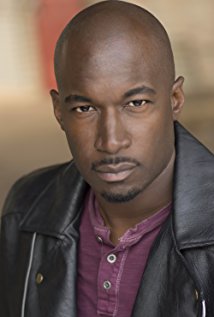 Актер Кволен Брэдли