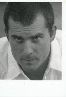 Актер Дэн Лемье