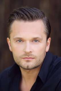 Актер Евгений Шмарловский