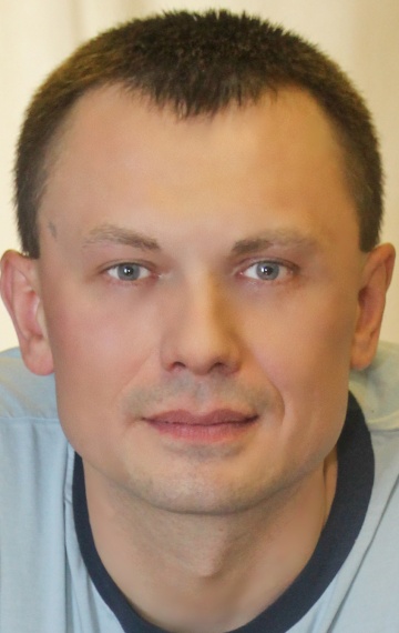 Актер Руслан Дралов