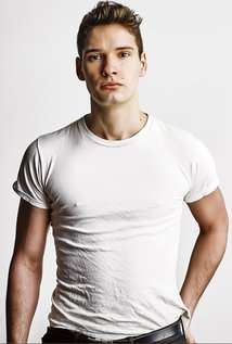 Актер Кристофер Коуттс