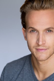 Актер Брэндон Уордл
