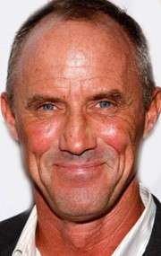 Актер Роберт Джон Бёрк