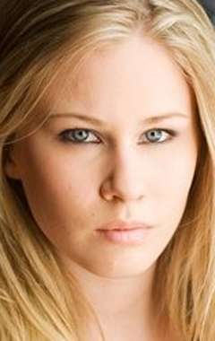 Актер Николь ЛаПлаца