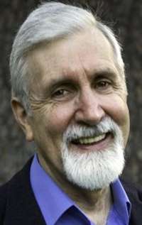 Актер Денис Рафтер