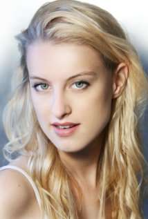 Актер Миа Лакостена