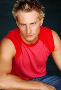 Актер Закк Мур