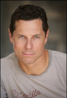 Актер Крис Гэнн