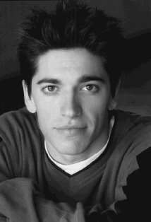 Актер Ян Инглэнд