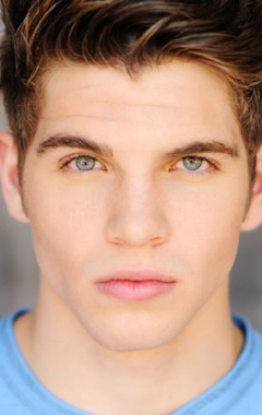 Актер Брайсон Пауэрс