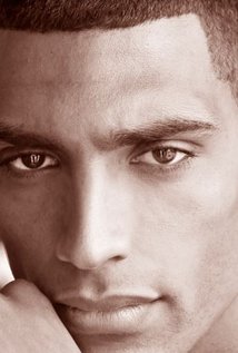 Актер Том Эндрэйдс