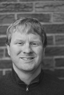 Актер Джон МакЛафлин