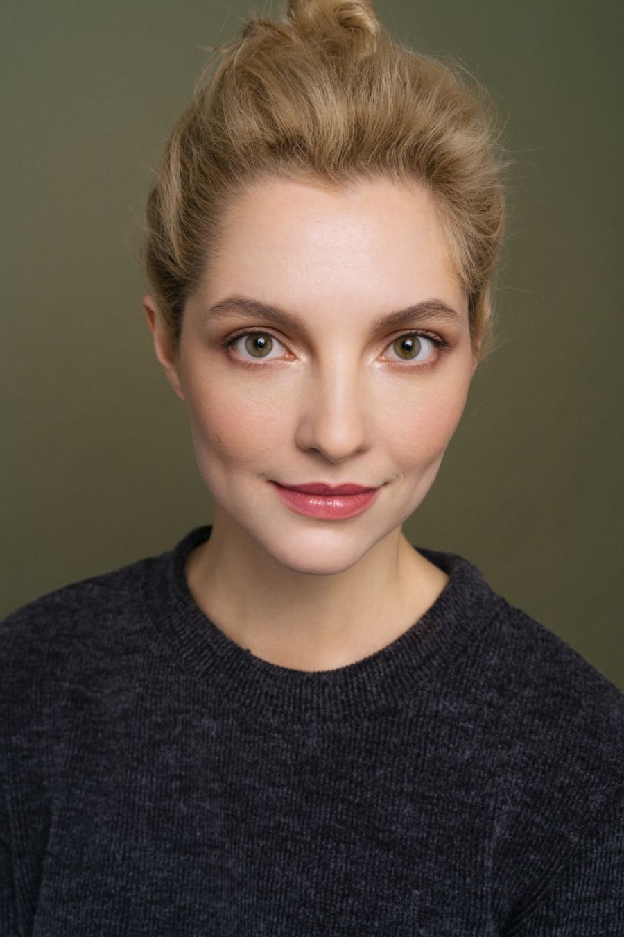 Актер Ксения Мон Сор