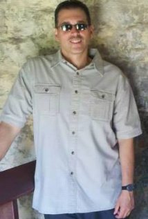 Актер Джон Глинос