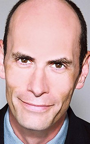 Актер Курт Карли