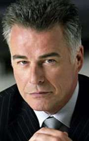 Актер Йен Бьюкэнэн