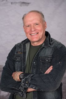 Актер Питер Льюис Уолш