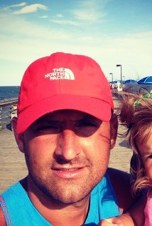 Актер Адам Хикс