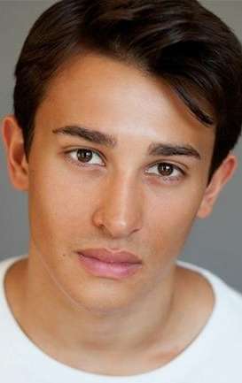 Актер Алистэр Туви