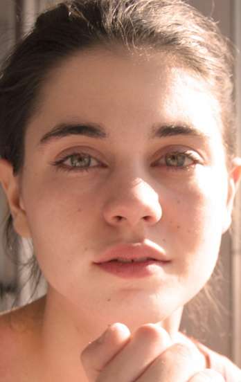 Актер Элени Янг