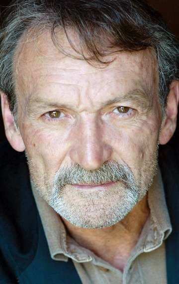 Актер Мьюз Уотсон