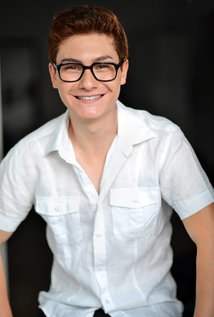 Актер Кеннет Тайнен