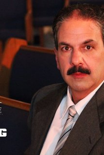 Актер Джон Велья