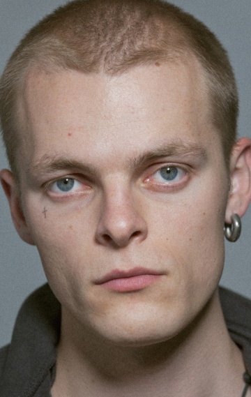 Актер Александр Мизев