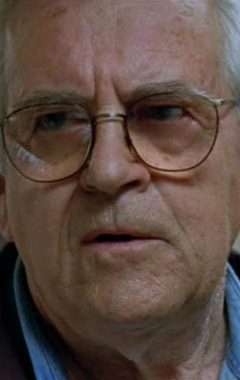 Актер Брюс Олпресс